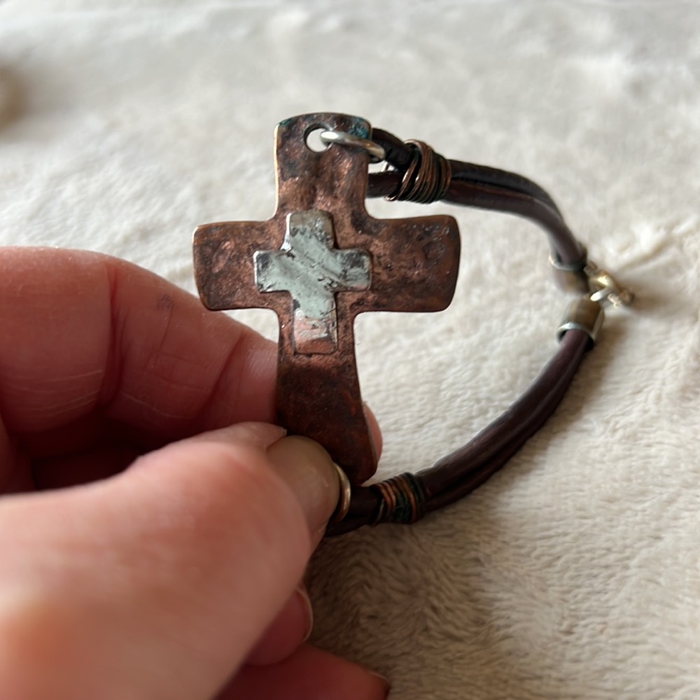 Cross bracelets. - Picture 3 of 4